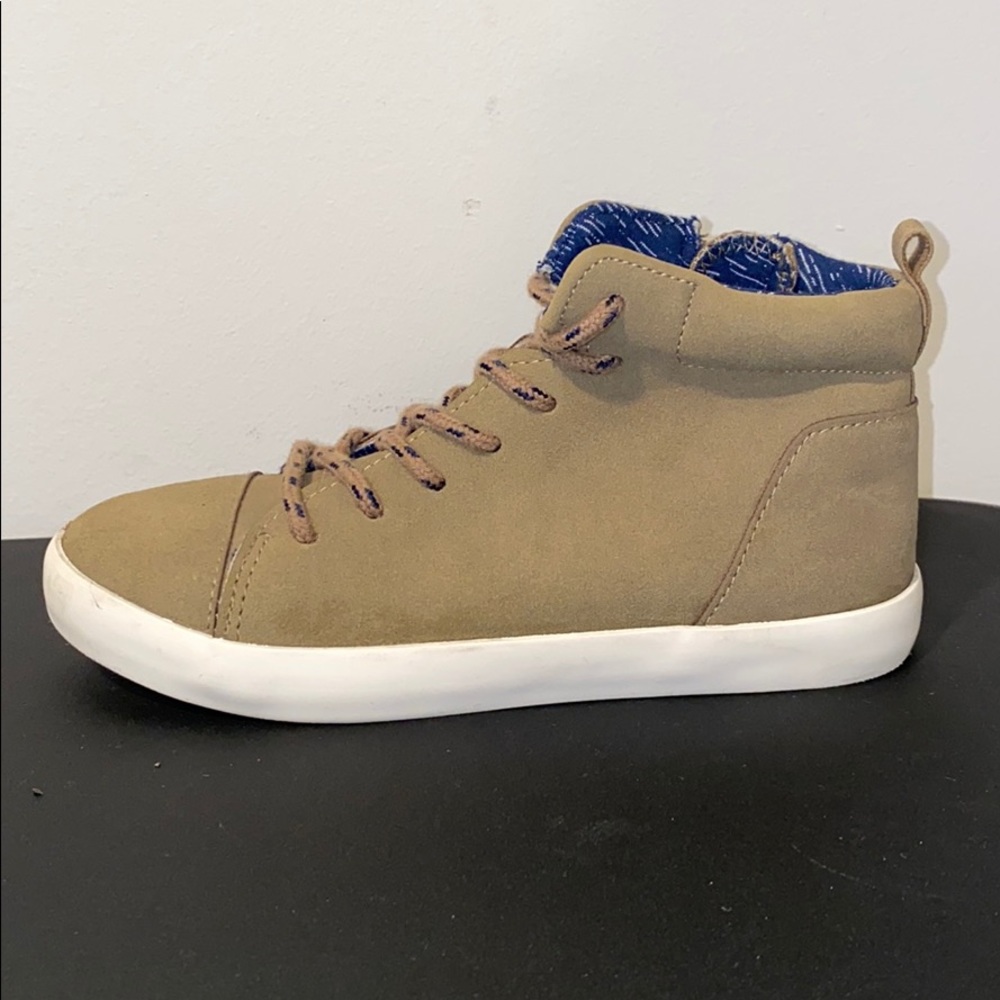 Boys Cat & Jack high top casual sneakers size 13